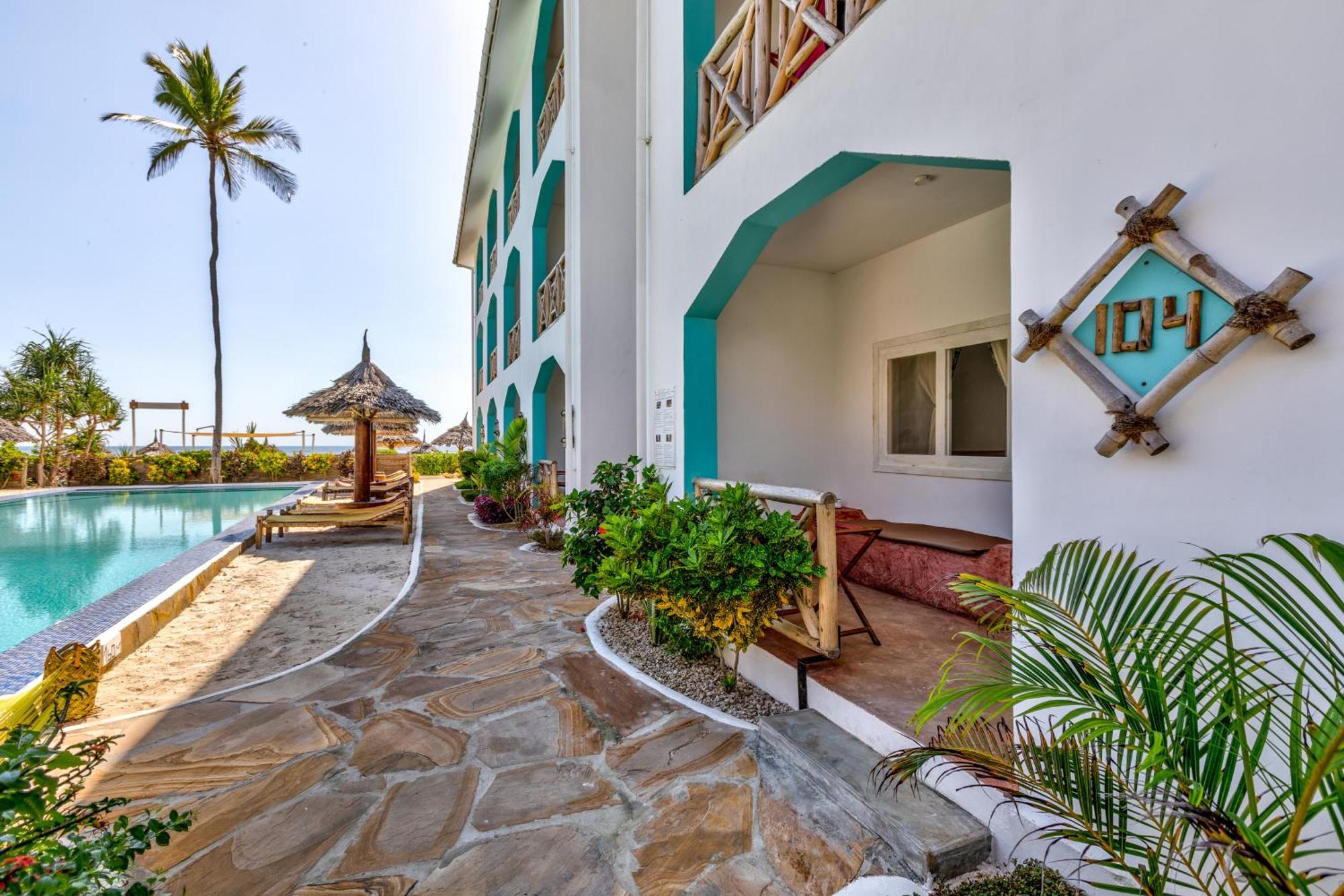 Ahg Sun Bay Mlilile Beach Hotel マテムウェ エクステリア 写真