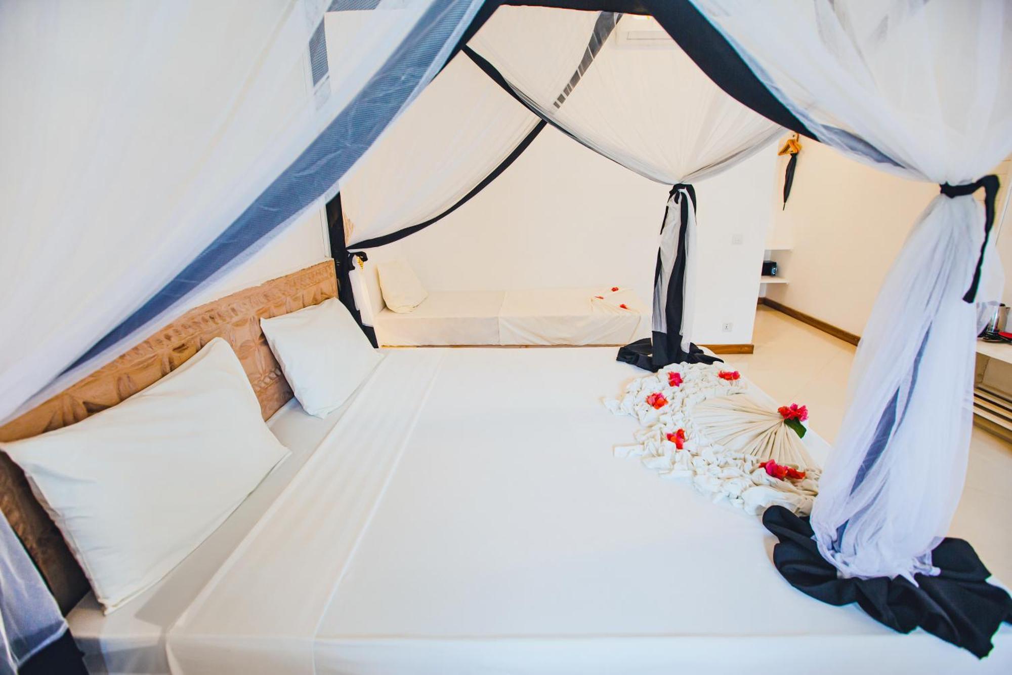 Ahg Sun Bay Mlilile Beach Hotel マテムウェ エクステリア 写真