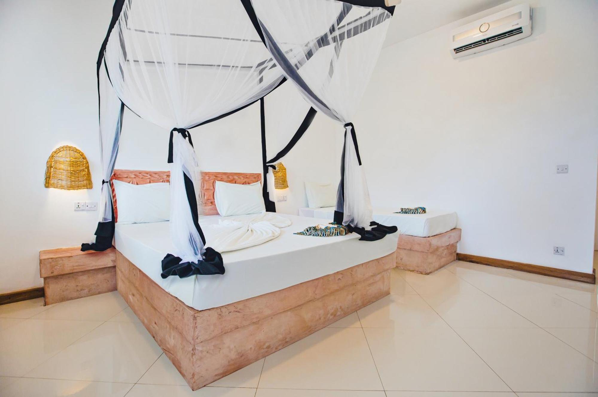 Ahg Sun Bay Mlilile Beach Hotel マテムウェ エクステリア 写真
