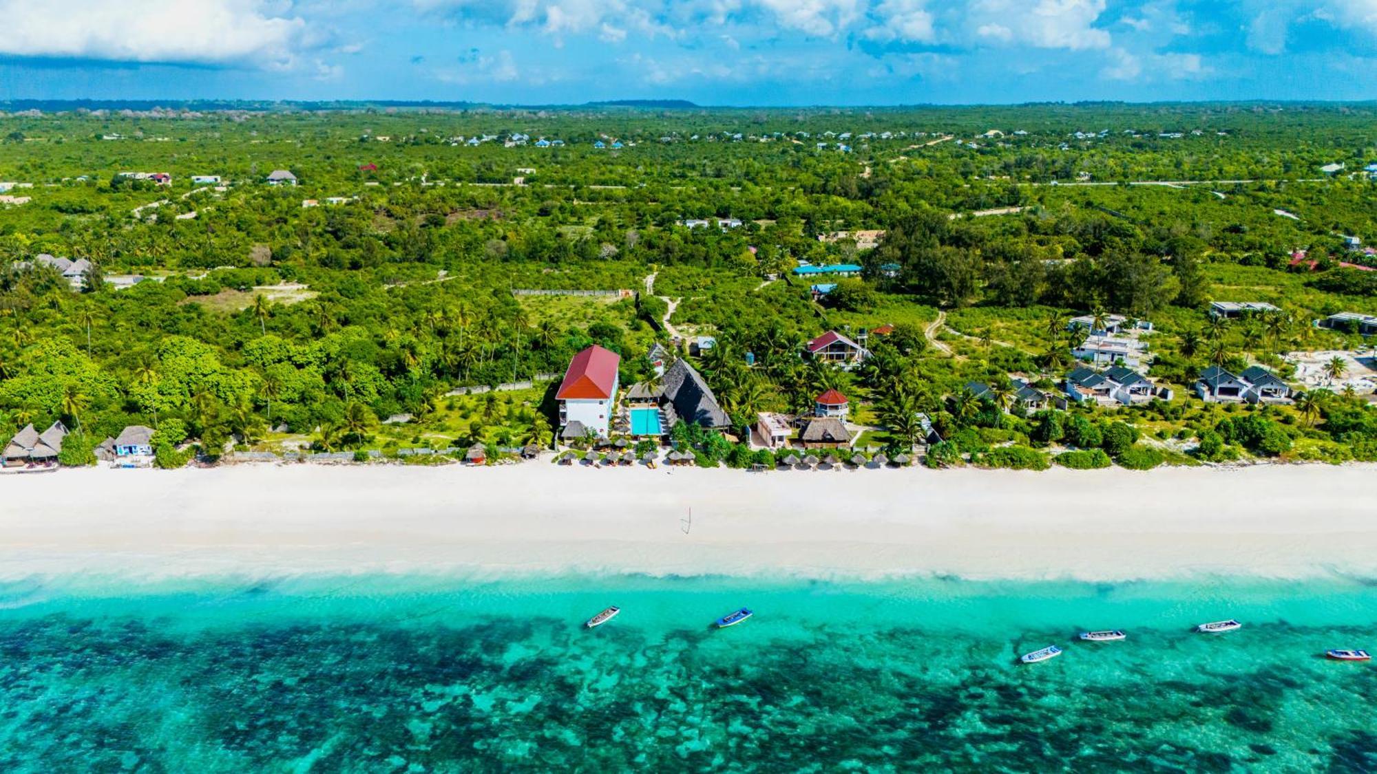Ahg Sun Bay Mlilile Beach Hotel マテムウェ エクステリア 写真